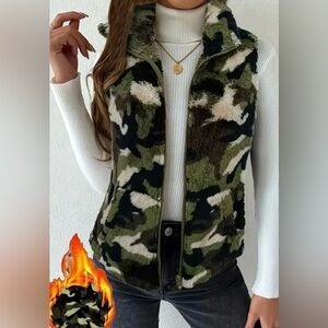🪖🪖🪖BOGOHO 🪖🪖🪖Chic Camouflage Faux Fur Vest w/ Matching Earrings